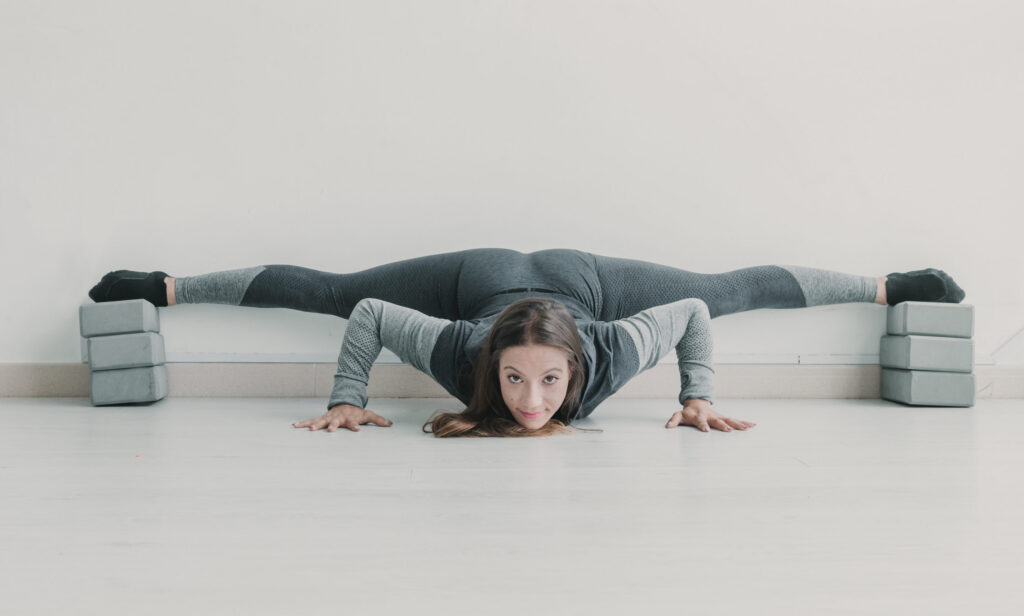 How to improve your flexibility for pole dancing? – 5 Tips for the hopelessly inflexible.